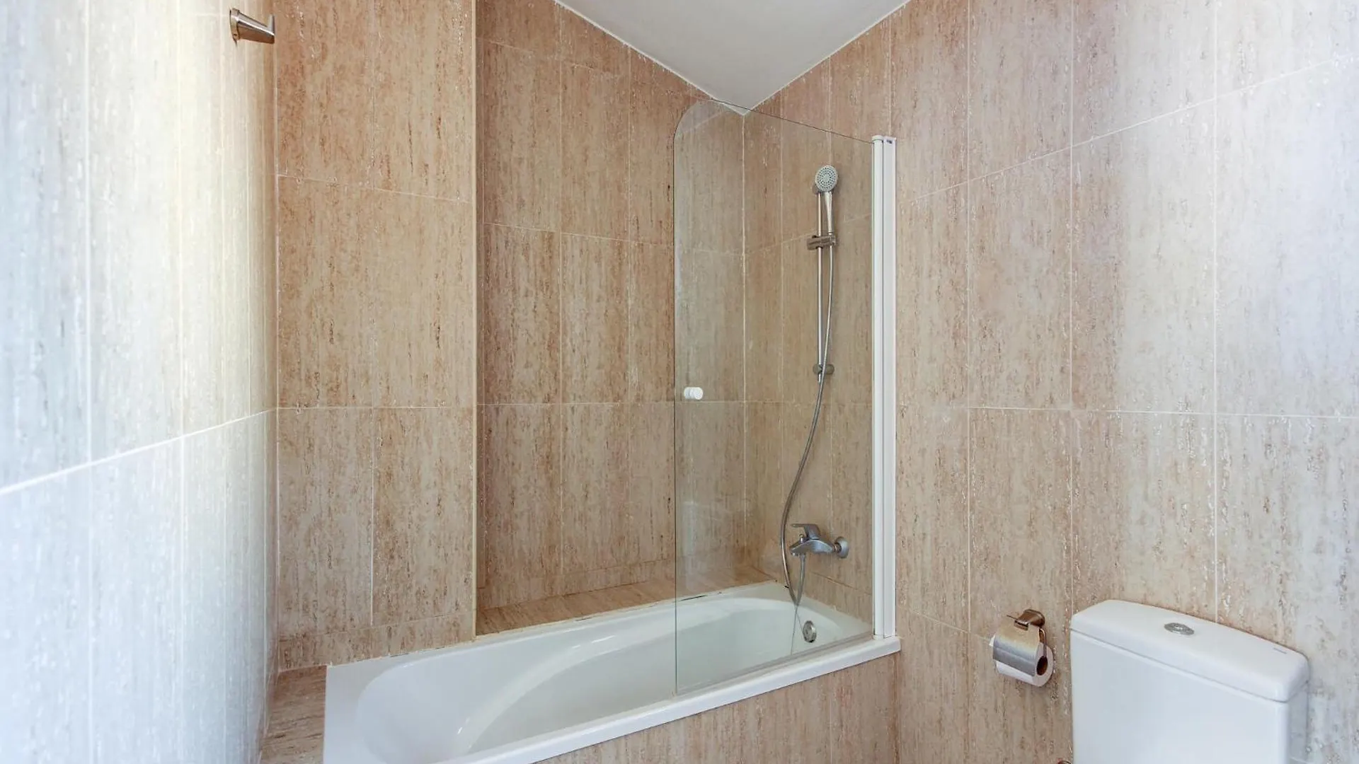 Duplex Apartment In Palau-Saverdera Spagna